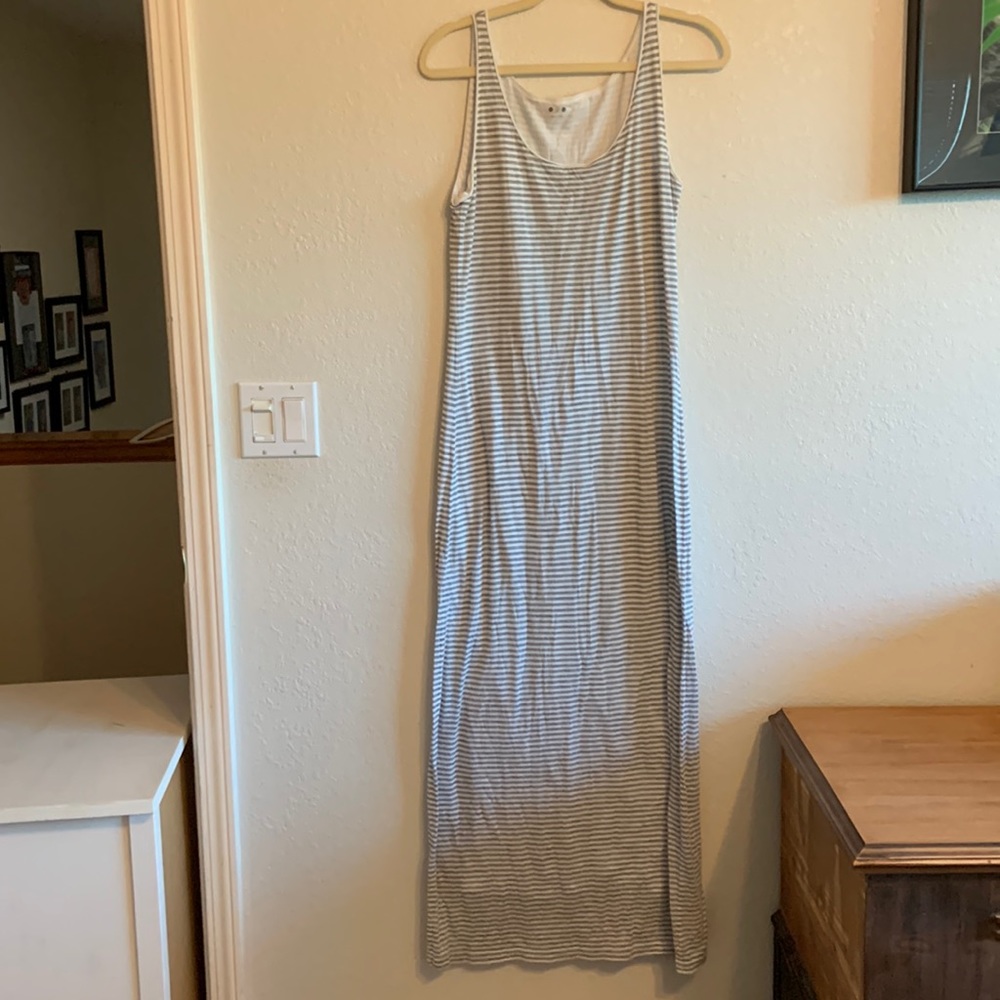 Three Dots tank top maxi sundress. Size:medium. Like new condition.